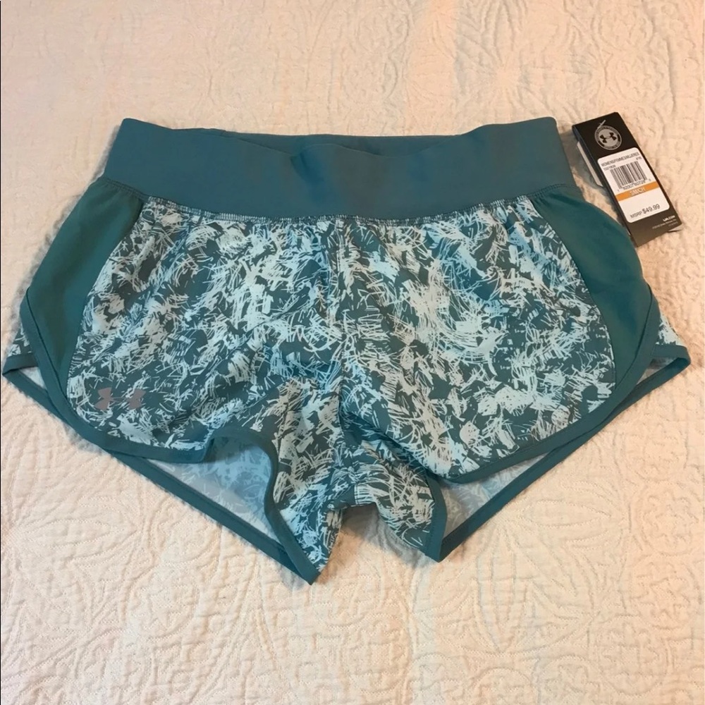 Under Armour women shorts size Small